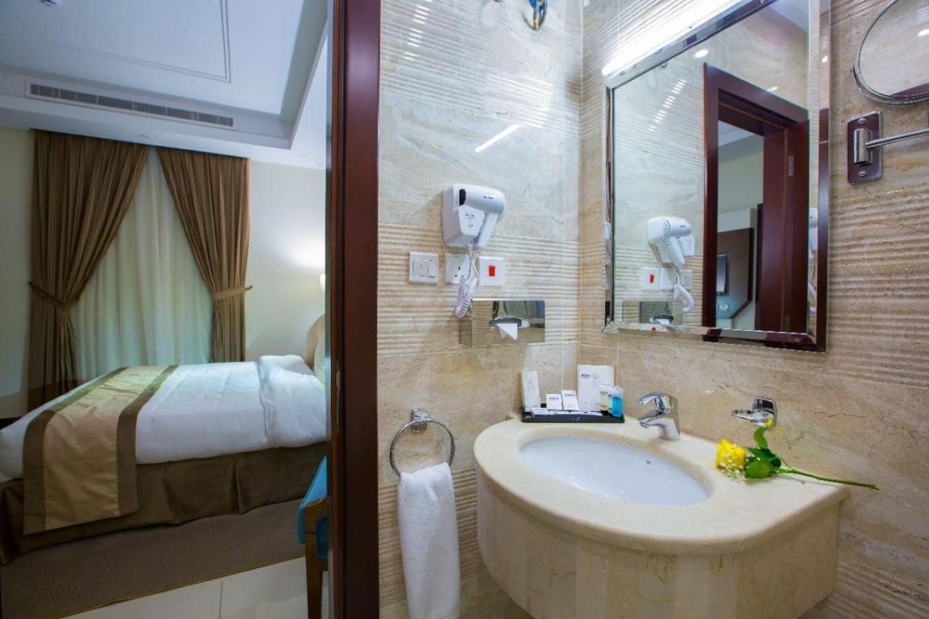 Sun Park Hotel Suites เจดดาห์ ภายนอก รูปภาพ